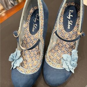 Ruby Shoo Poppy Mary Jane Blue Floral Heels size 8 38 floral vintage looking